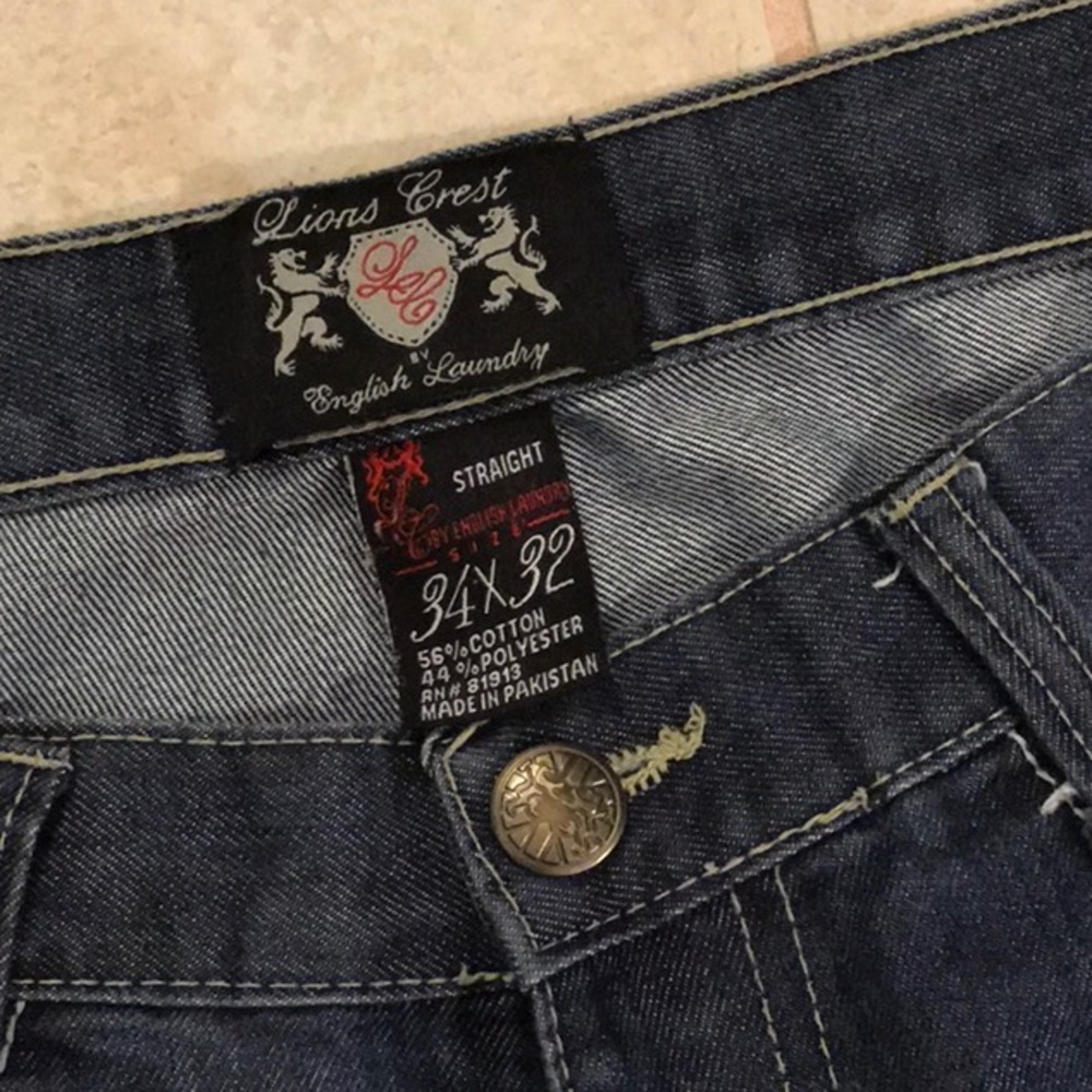 Lions Crest by English laundry